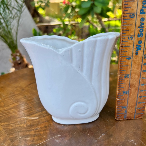 vintage bone white ceramic art deco shell vase - Picture 3 of 3